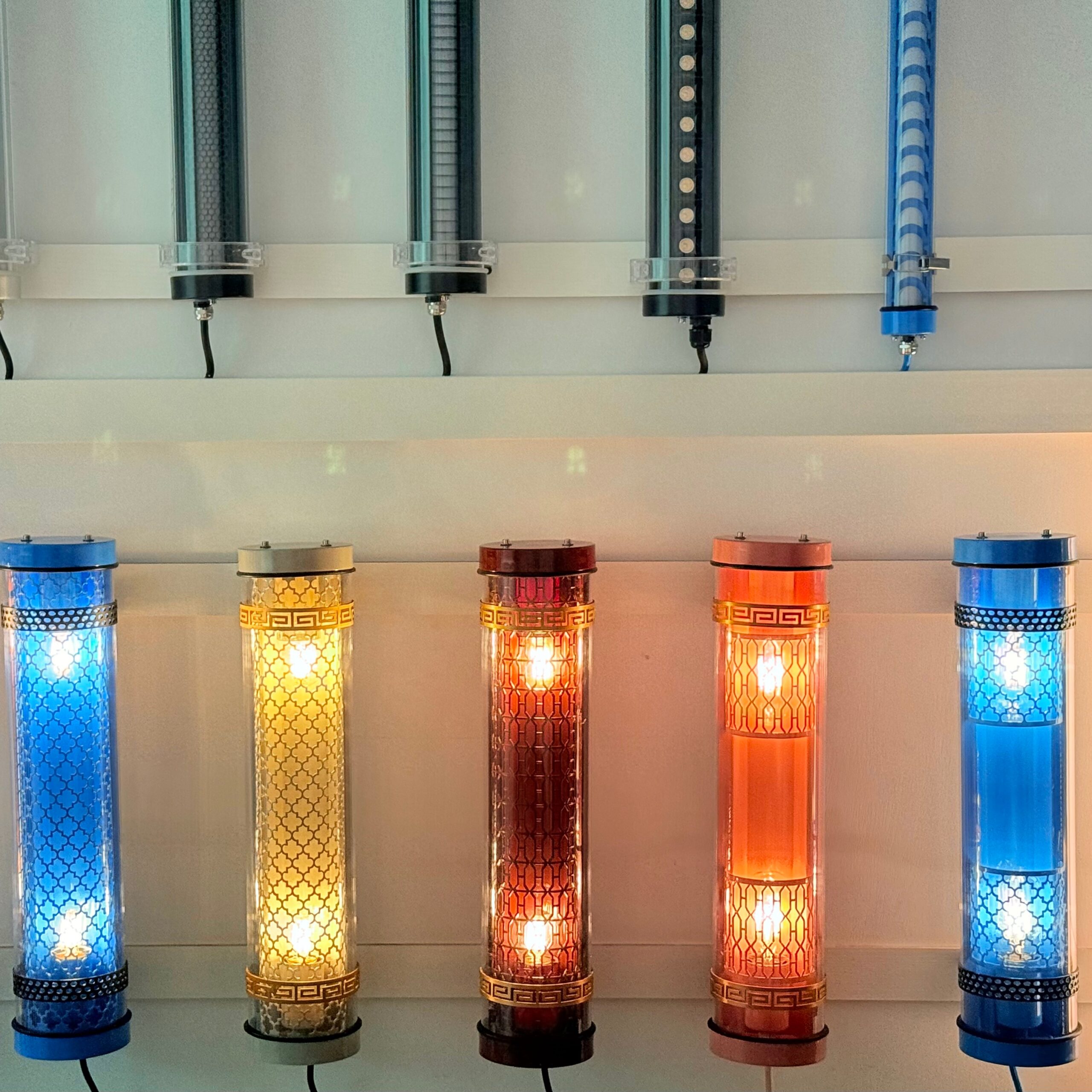 MANI tubular light with E27 bulbs